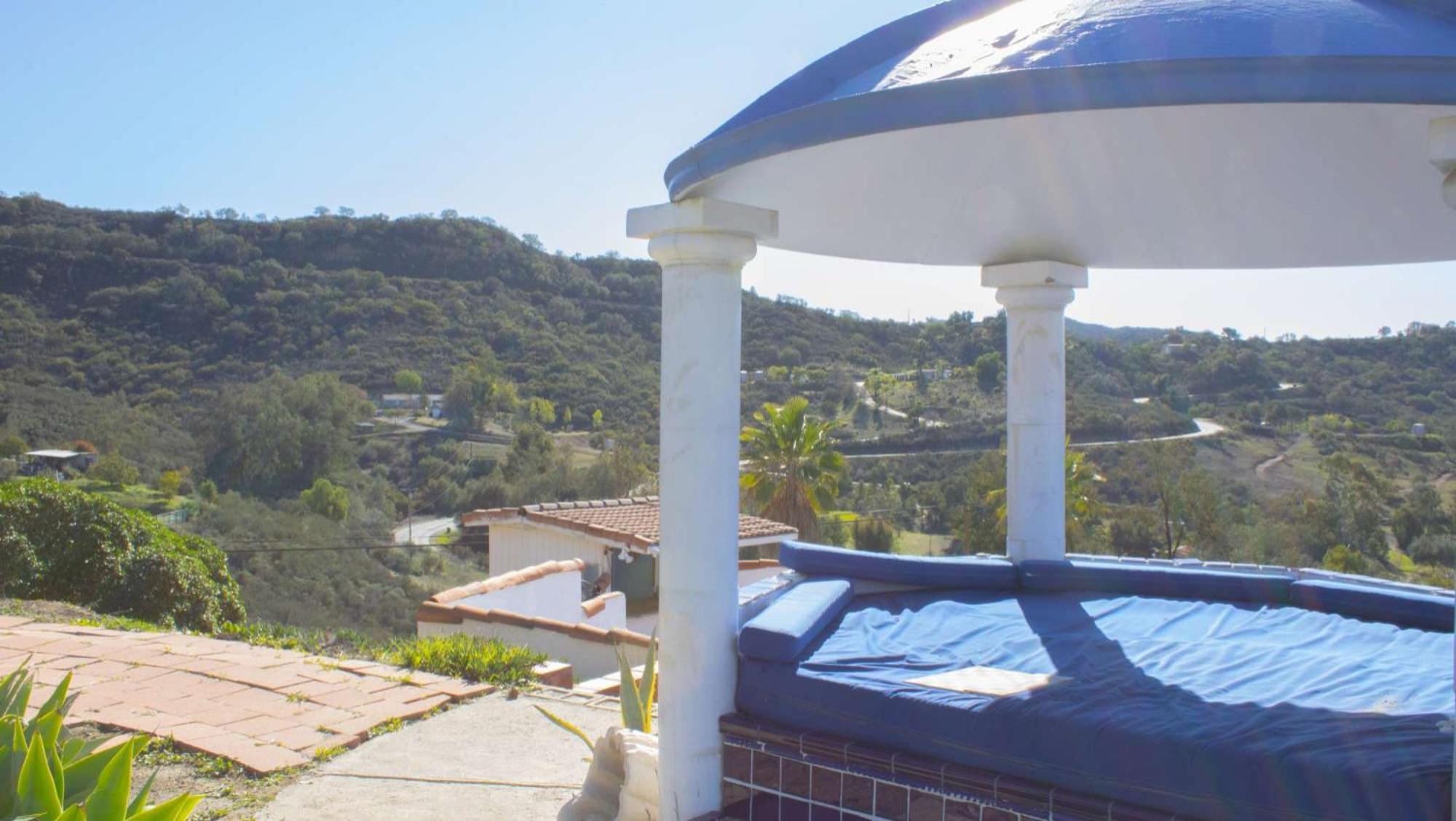 Private Home On 10 Acres - Heated Salt Pool & Jacuzzi, Mountain & City Views, Horseshoes, Basketball, Bbq, Golf Putting, Foosball, Croquet, Bose Stereo, White Cotton Bedding - Hilltop Hacienda, Pool Heat Optional Jamul Exteriér fotografie