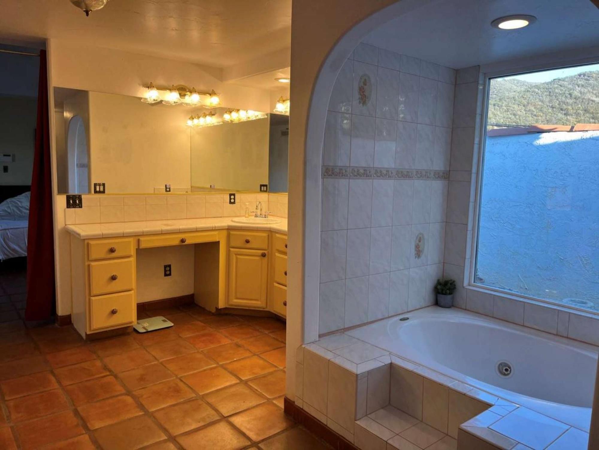 Private Home On 10 Acres - Heated Salt Pool & Jacuzzi, Mountain & City Views, Horseshoes, Basketball, Bbq, Golf Putting, Foosball, Croquet, Bose Stereo, White Cotton Bedding - Hilltop Hacienda, Pool Heat Optional Jamul Exteriér fotografie